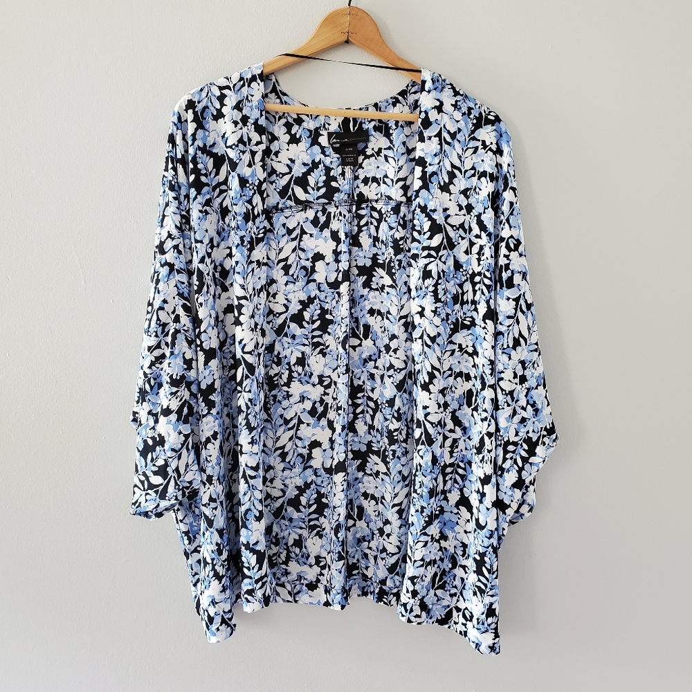 Lane Bryant Blue/White Floral Kimono
